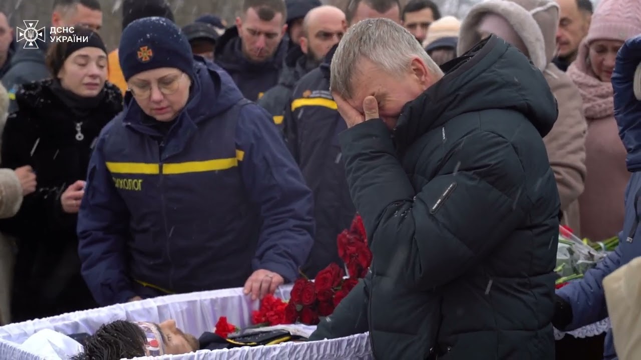 На Київщині попрощалися з рятувальником-верхолазом Олександром Питайчуком