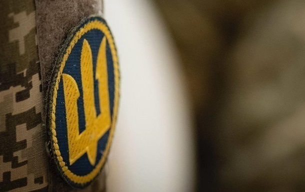 Чоловік розбив вікна у службових автомобілях ТЦК в Черкасах