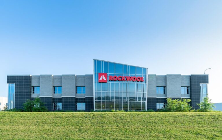 Данська компанія Rockwool заявила, що РФ захопила чотири її заводи