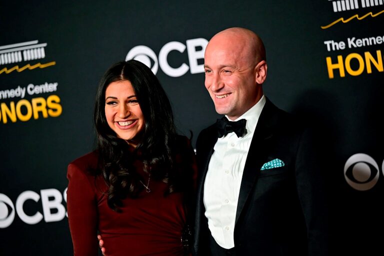 Дружина радника Трампа натякнула на анексію Гренландії