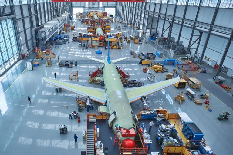 Китайські роботи Walker S2 з&rsquo;являться на виробництві Airbus