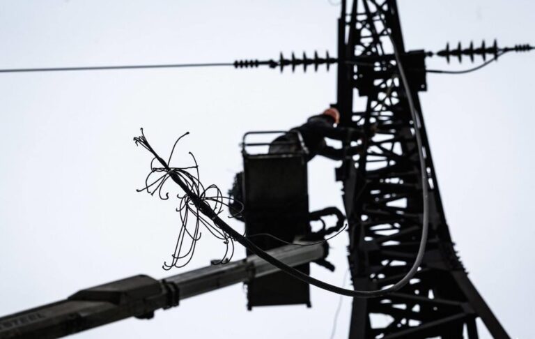 На Дніпропетровщині без світла 800 тис. споживачів