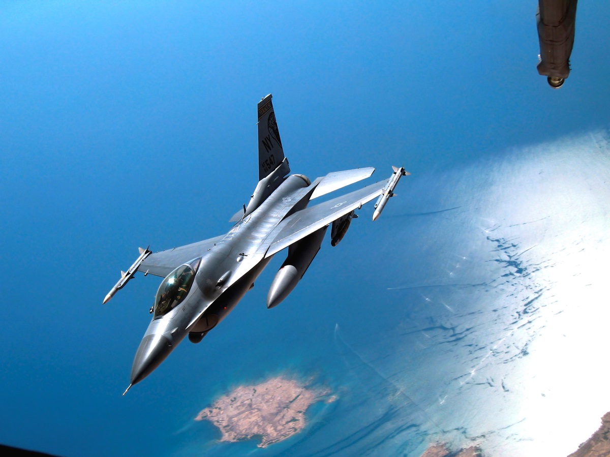 На Тайвані під час навчань зник винищувач F-16