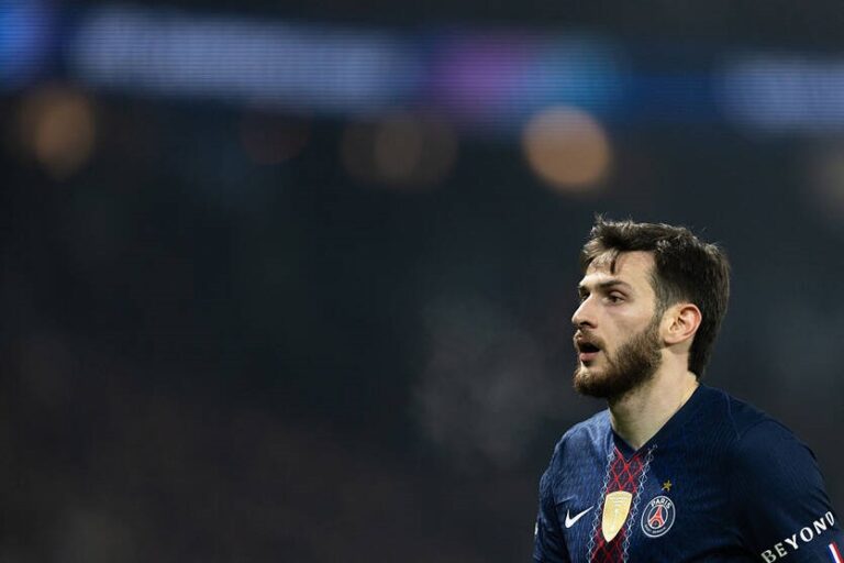 Нападник ПСЖ Кварацхелія травмувався і вибув на три тижні