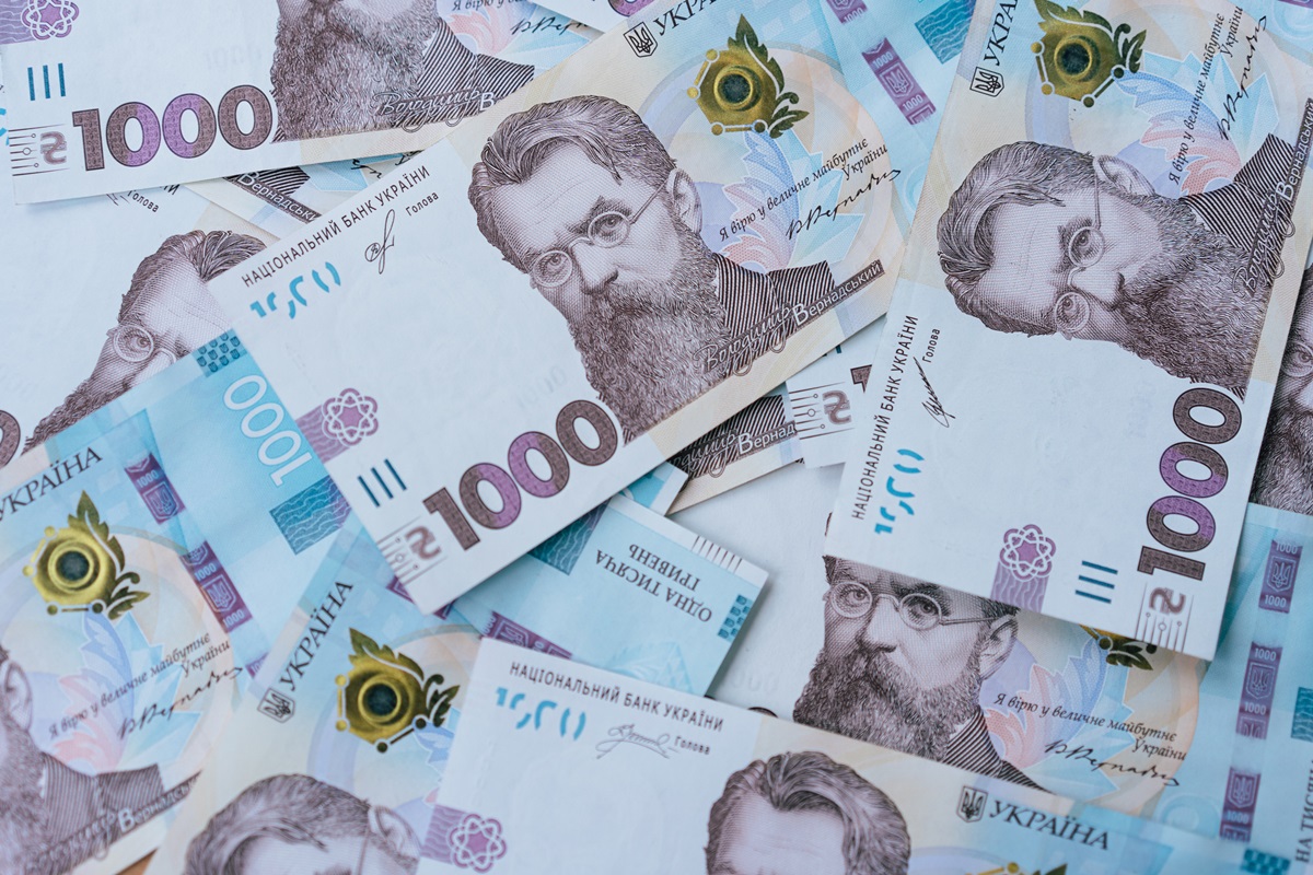 НБУ пояснив коливання гривні на початку року