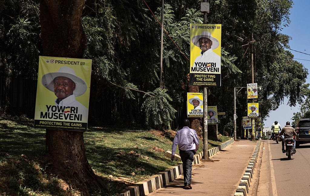 Президент Уганди усьоме переміг на виборах