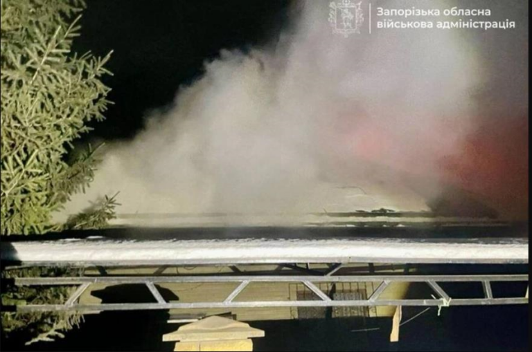 Росіяни вдруге за ніч атакували Запоріжжя: пошкоджені будинки