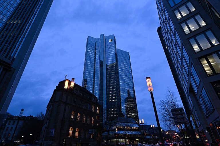 У Deutsche Bank провели обшуки через компанії, пов&rsquo;язаними з Абрамовичем