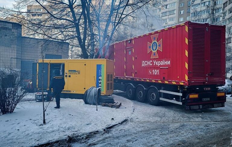 У Києві підключили десятки генераторів до будинків