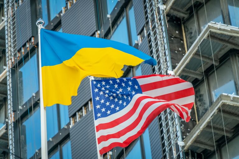 Україна планує підписати гарантії безпеки зі США у Давосі – FT