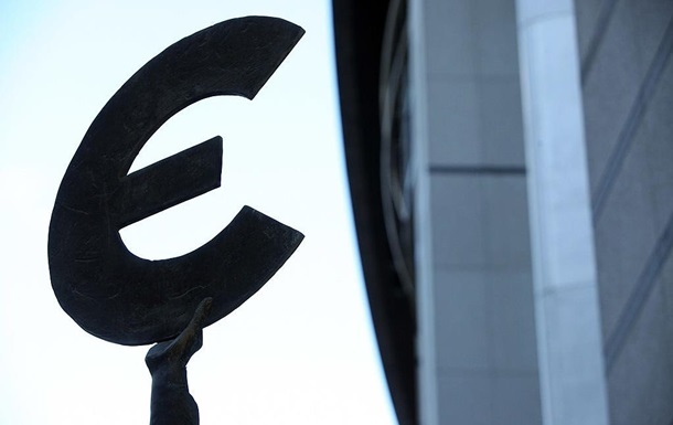 Євро знову на рекордному піку в Україні