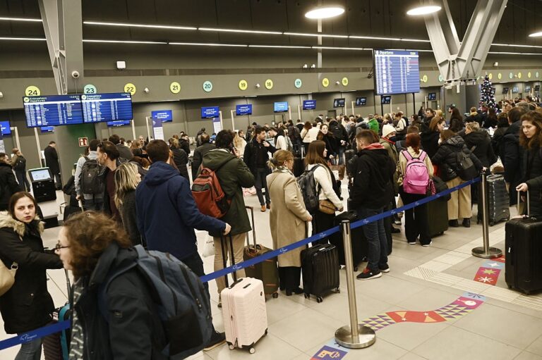 Збій радіочастот паралізував авіасполучення в Греції