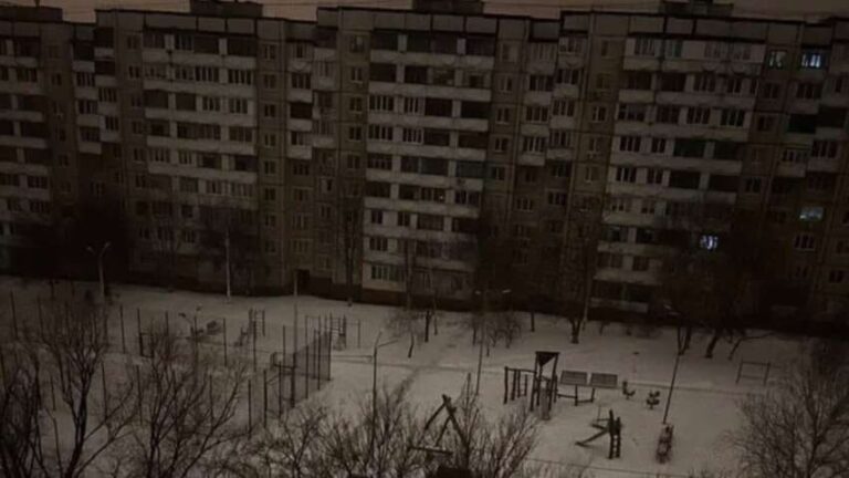 Без тепла, світла і води: російський Бєлгород оголосив масову евакуацію