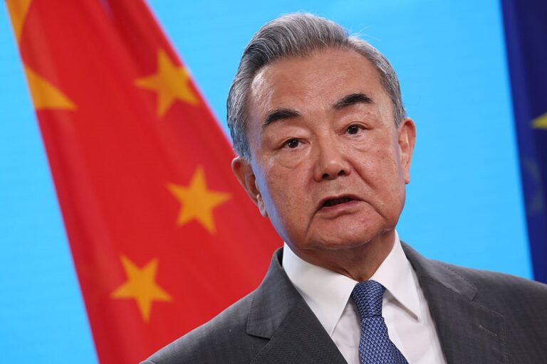 Глава МЗС Китаю анонсував європейське турне