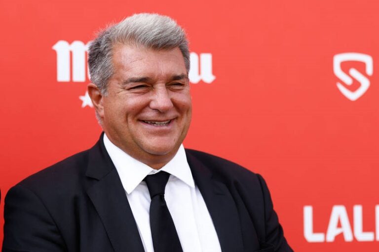 Лапорта пішов з посади президента Барселони