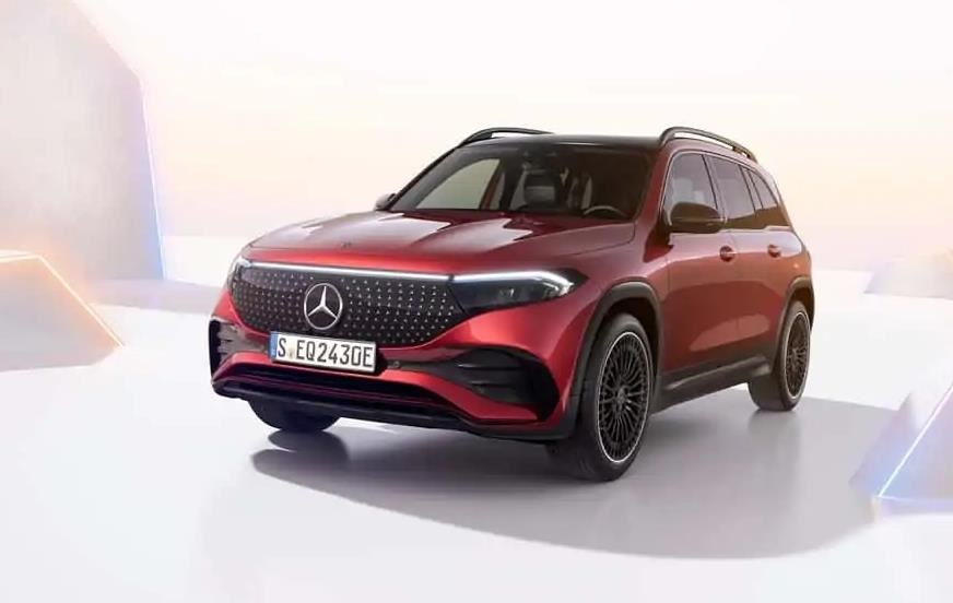 Mercedes-Benz втретє відкликає кросовери EQB через ризик займання батареї