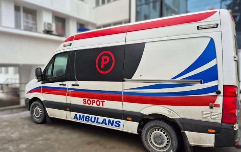 Під Львовом водій “швидкої” під дією наркотиків збив дитину