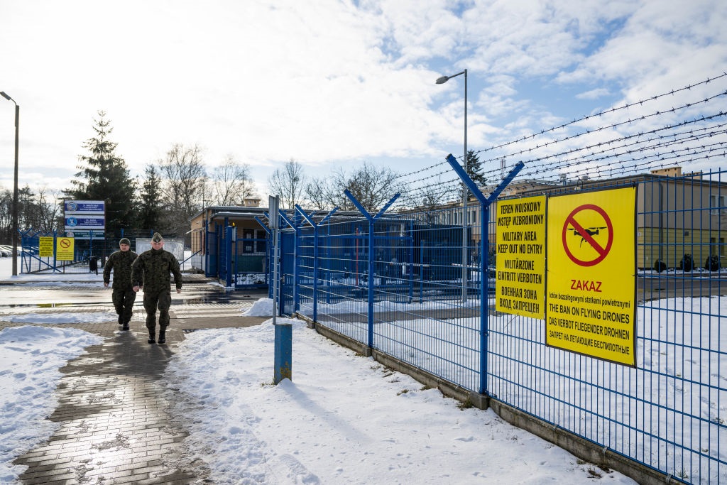 Польща заборонила в&rsquo;їзд на військові об&rsquo;єкти на китайських авто