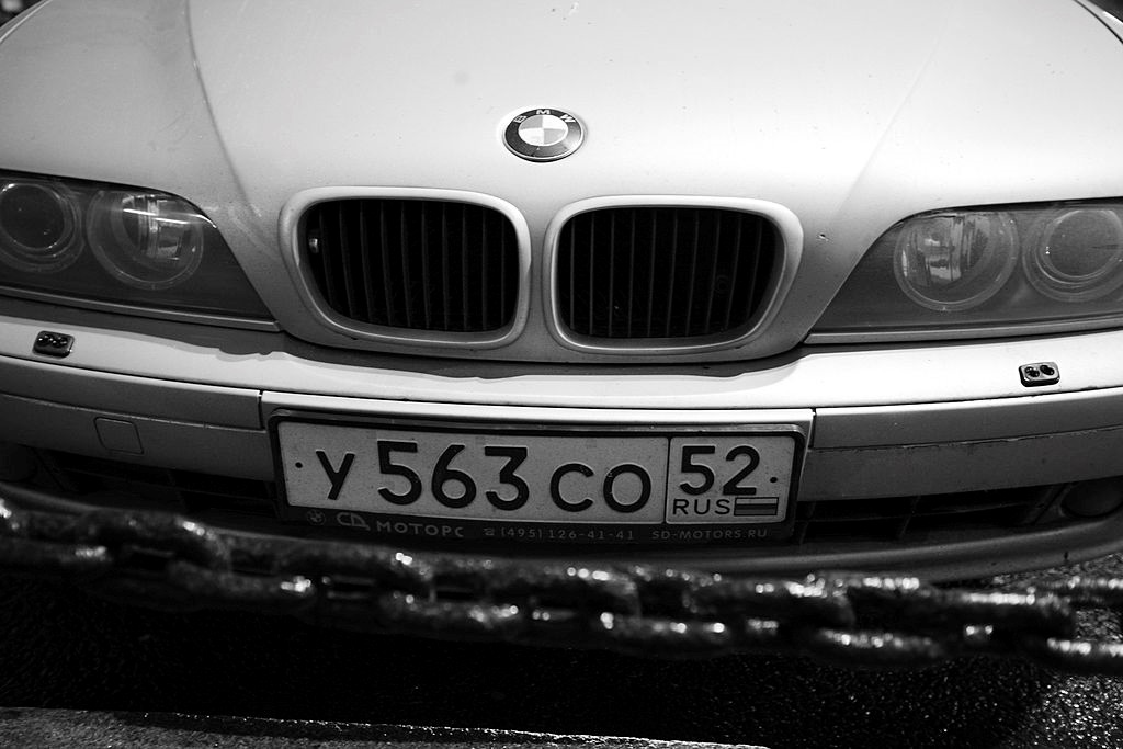 Світові автобренди обминають санкції через Китай