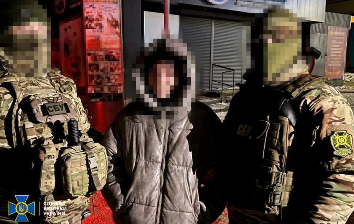 У Харкові неповнолітня дівчина виготовляла бомби для терактів