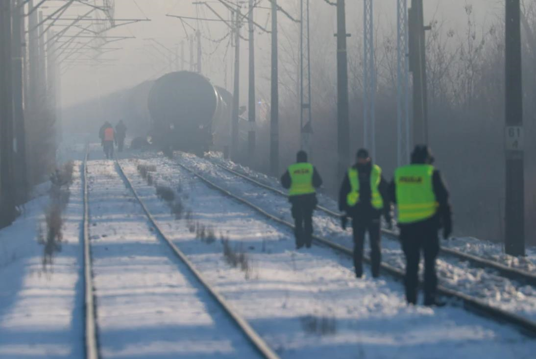 У Польщі з колії, що веде до України, зійшов з рейок вантажний потяг