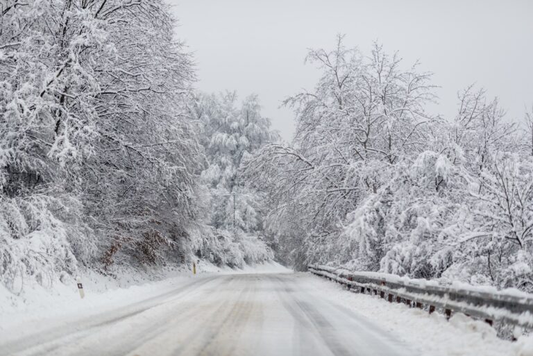 В Україні оголосили І рівень небезпеки через ожеледицю