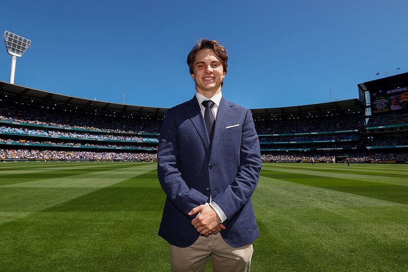 З новим шоломом Піастрі готовий до нового сезону