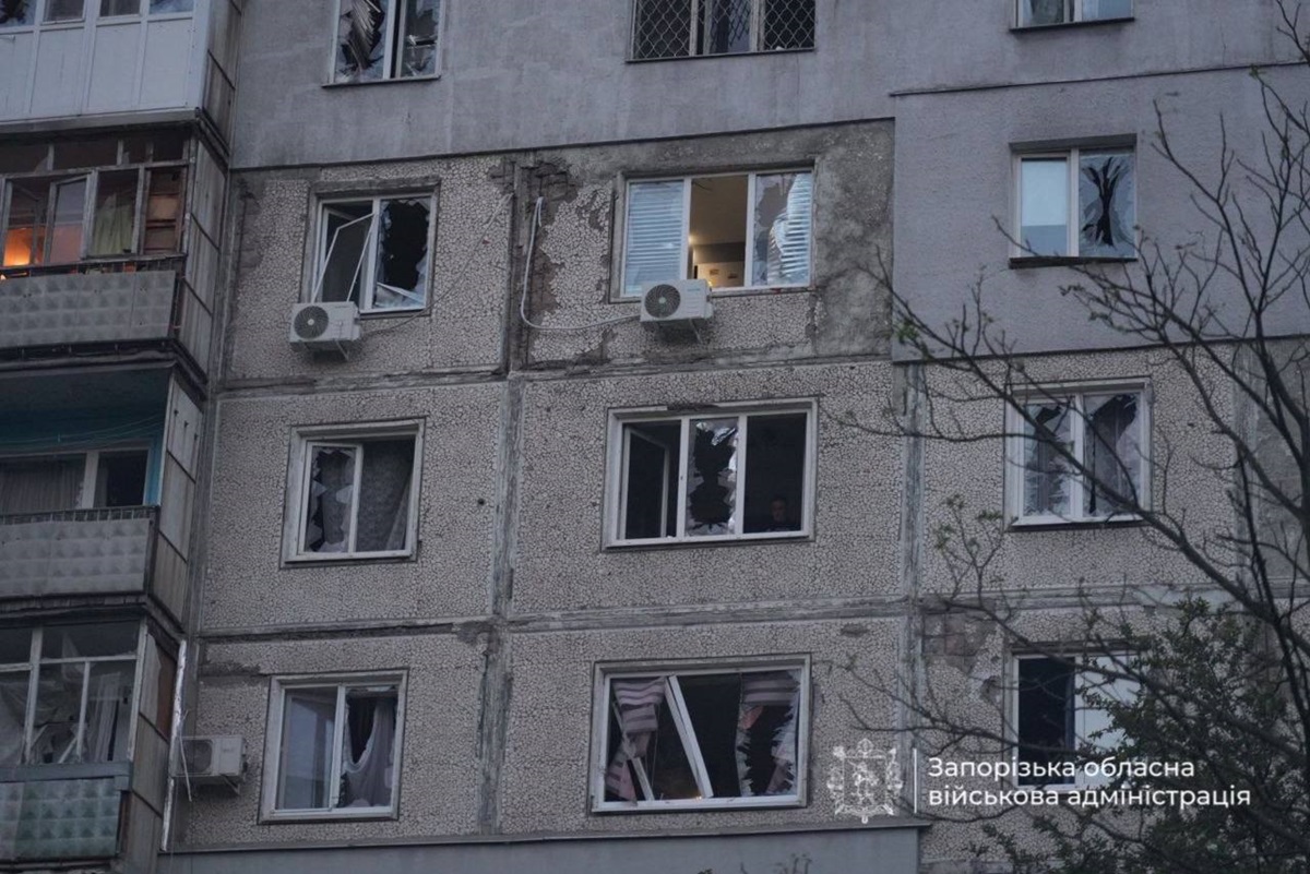 РФ атакувала багатоповерхівку у Запоріжжі: 10 поранених