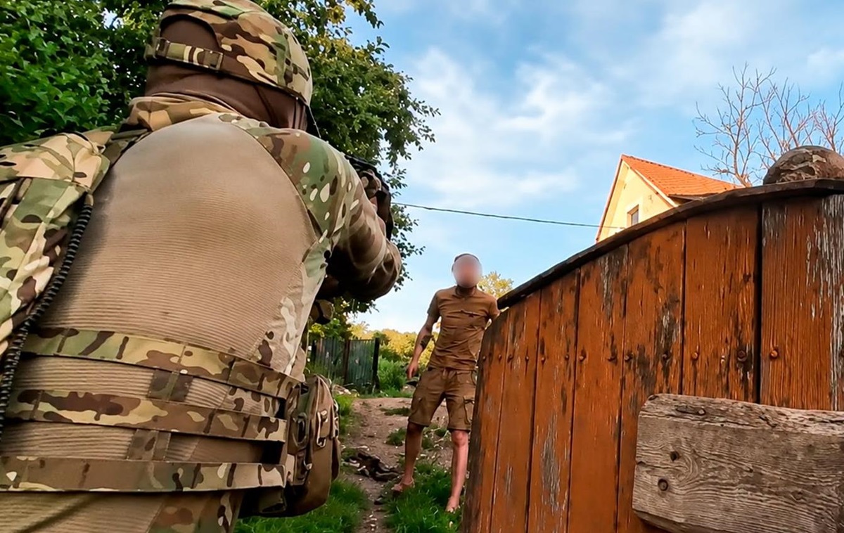 На Вінниччині СЗЧ-шник сокирою відбивався від представників групи розшуку